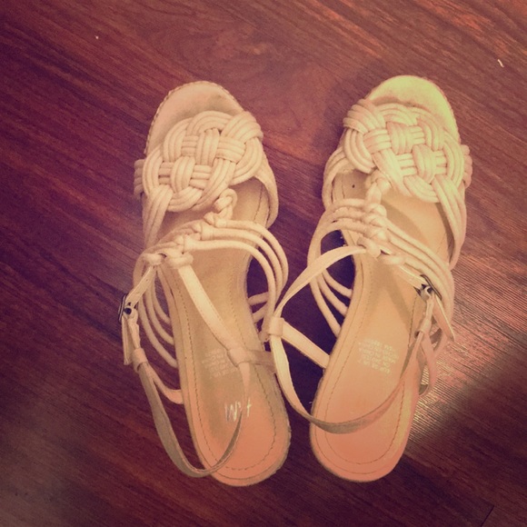 Platform shoes - Picture 1 of 3